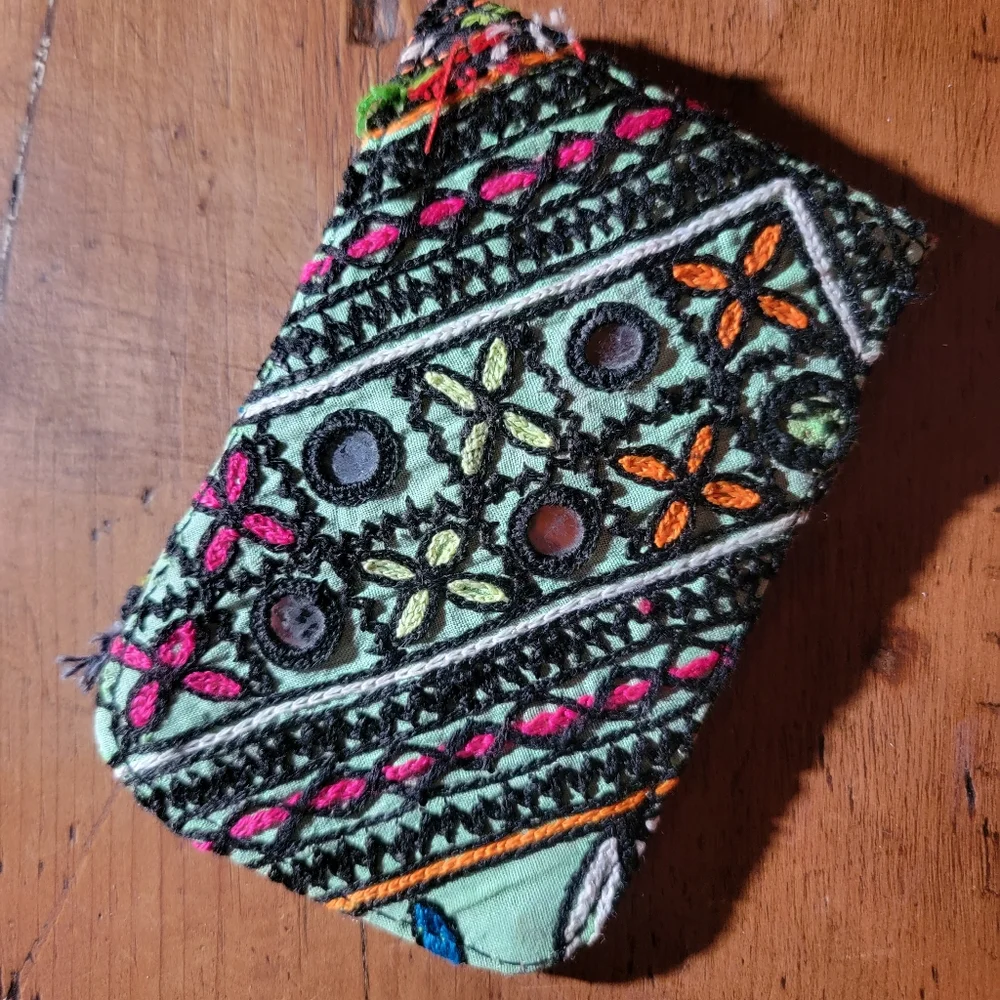 🪬🍄 Free People Boho Embroidered Repurposed vtg banjara hippie Wallet card case
